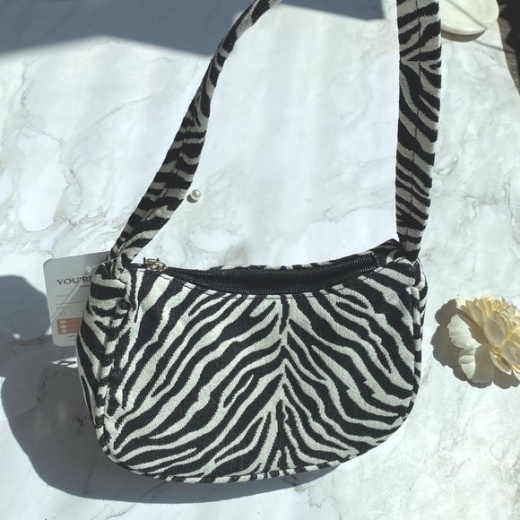 Hc Boutique Women's Black & White Zebra Striped Shoulder Bag - Picture 3 of 5